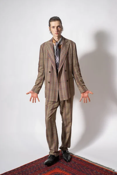 Look 11